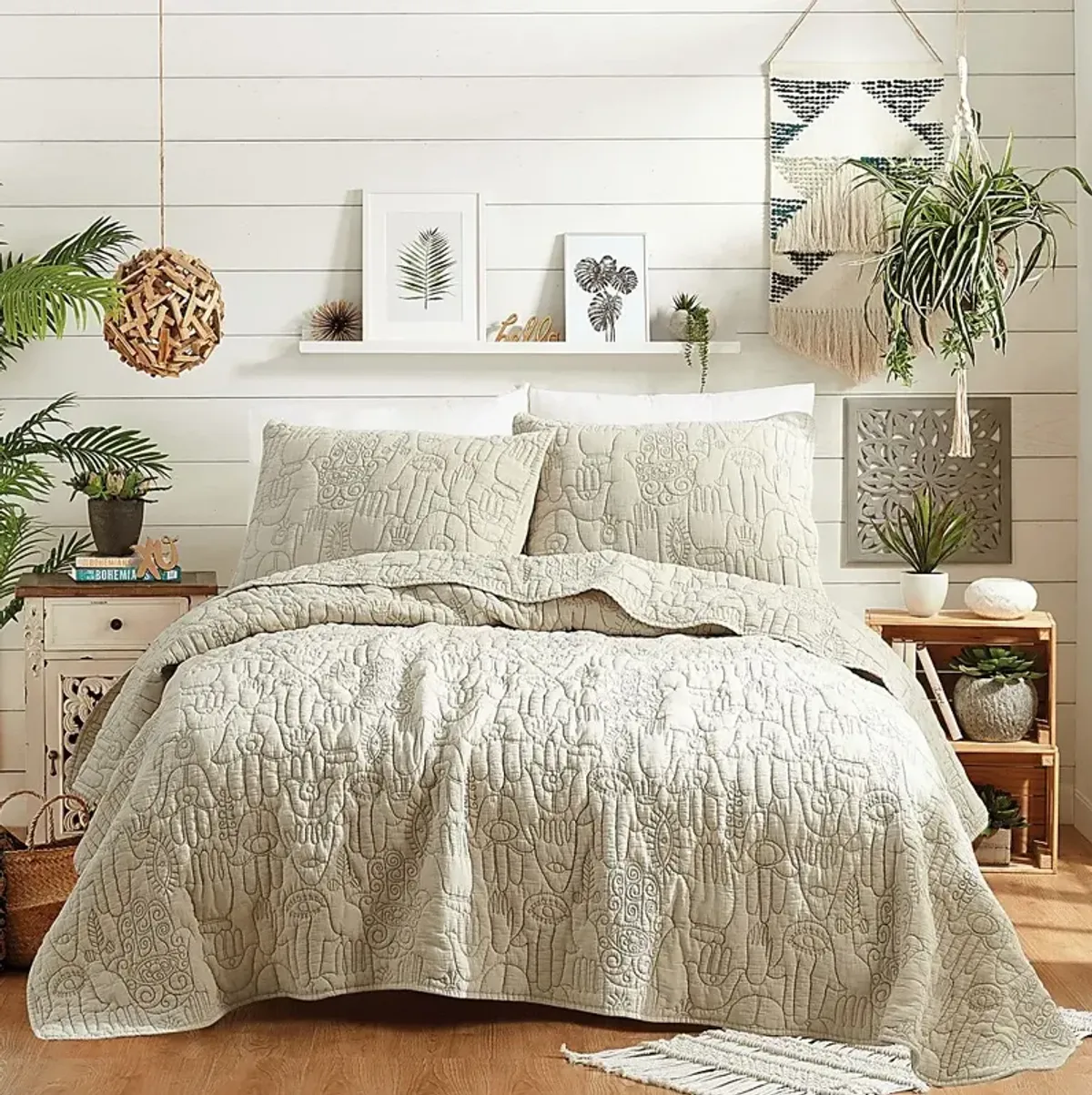 Flournoy Natural Full/Queen 3 Pc Quilt Set