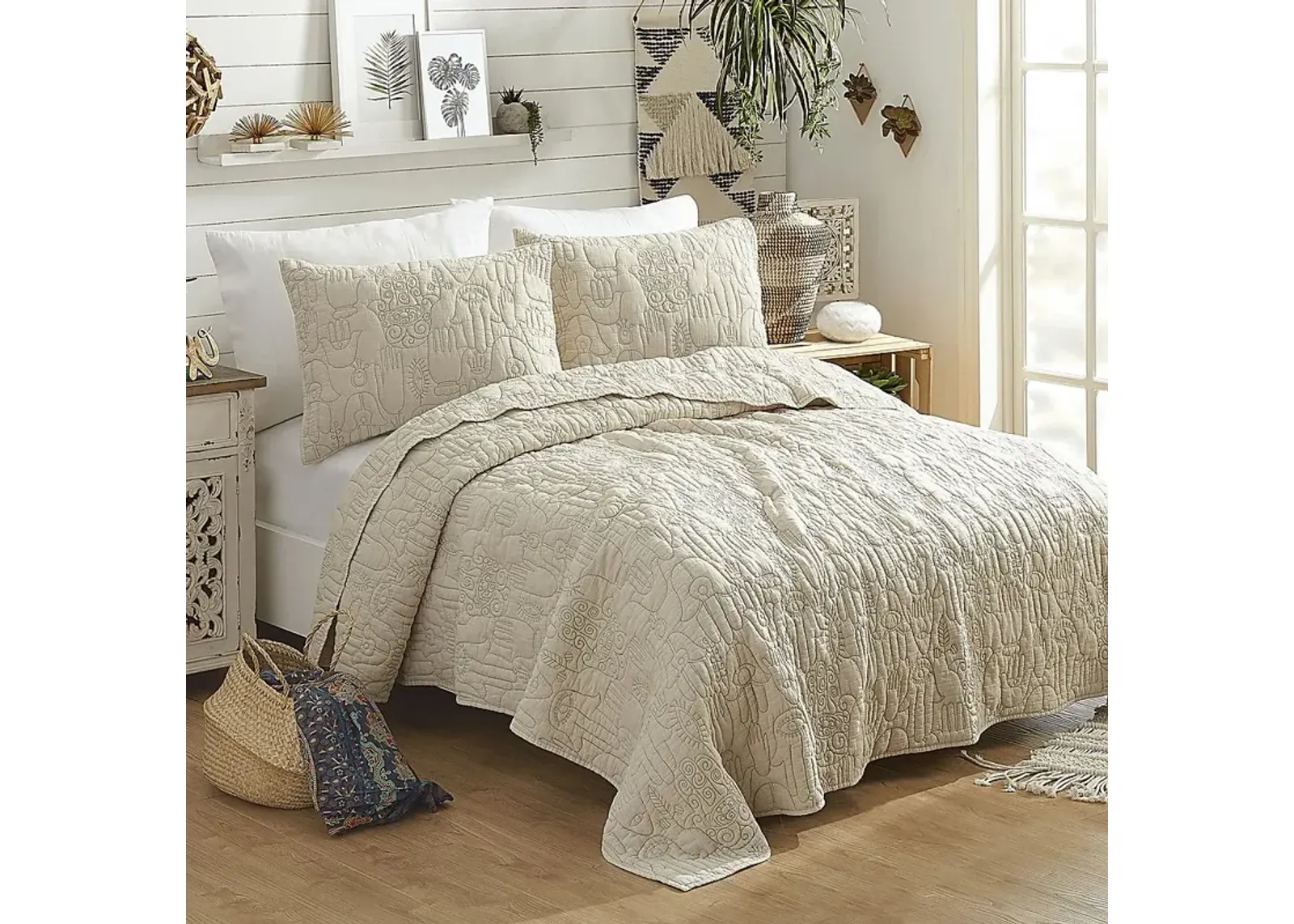 Flournoy Natural Full/Queen 3 Pc Quilt Set