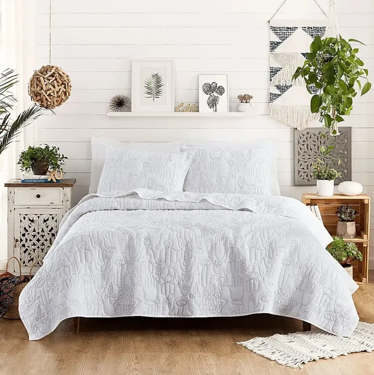 Flournoy White King 3 Pc Quilt Set