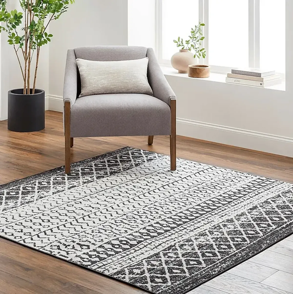 Chelsina I Gray 4' Square Rug