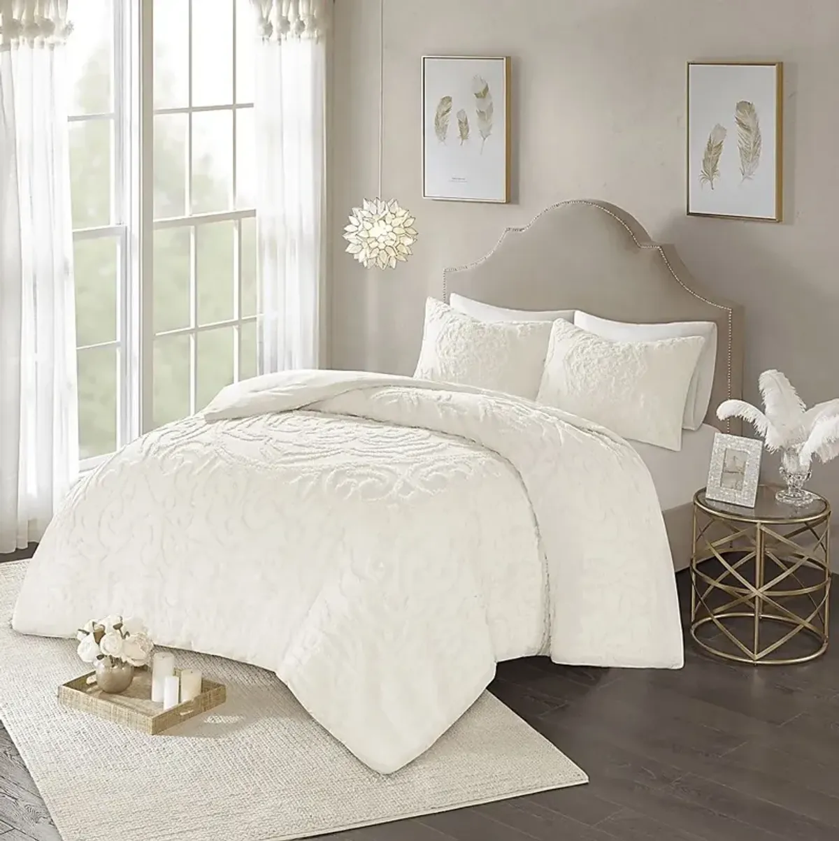 Baccich White 3 Pc Full/Queen Comforter Set