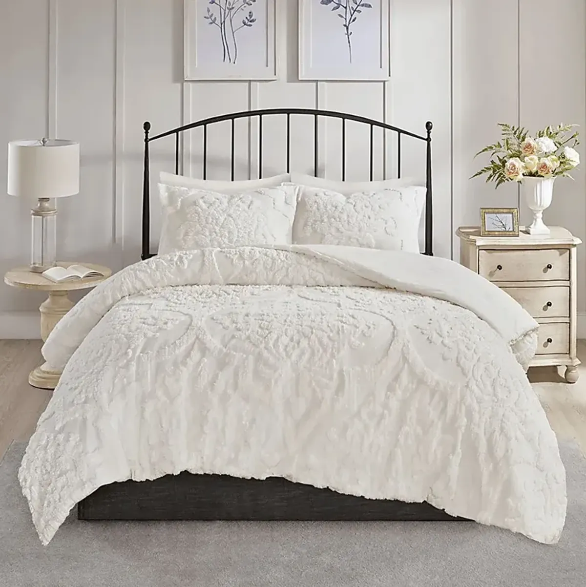 Hendee White 3 Pc Full/Queen Comforter Set