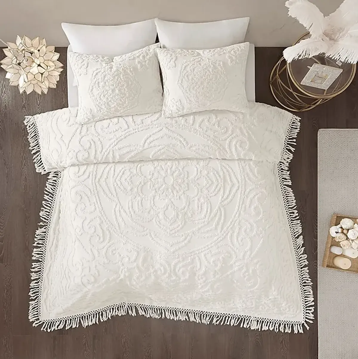 Kerlee White 3 Pc Full/Queen Coverlet Set