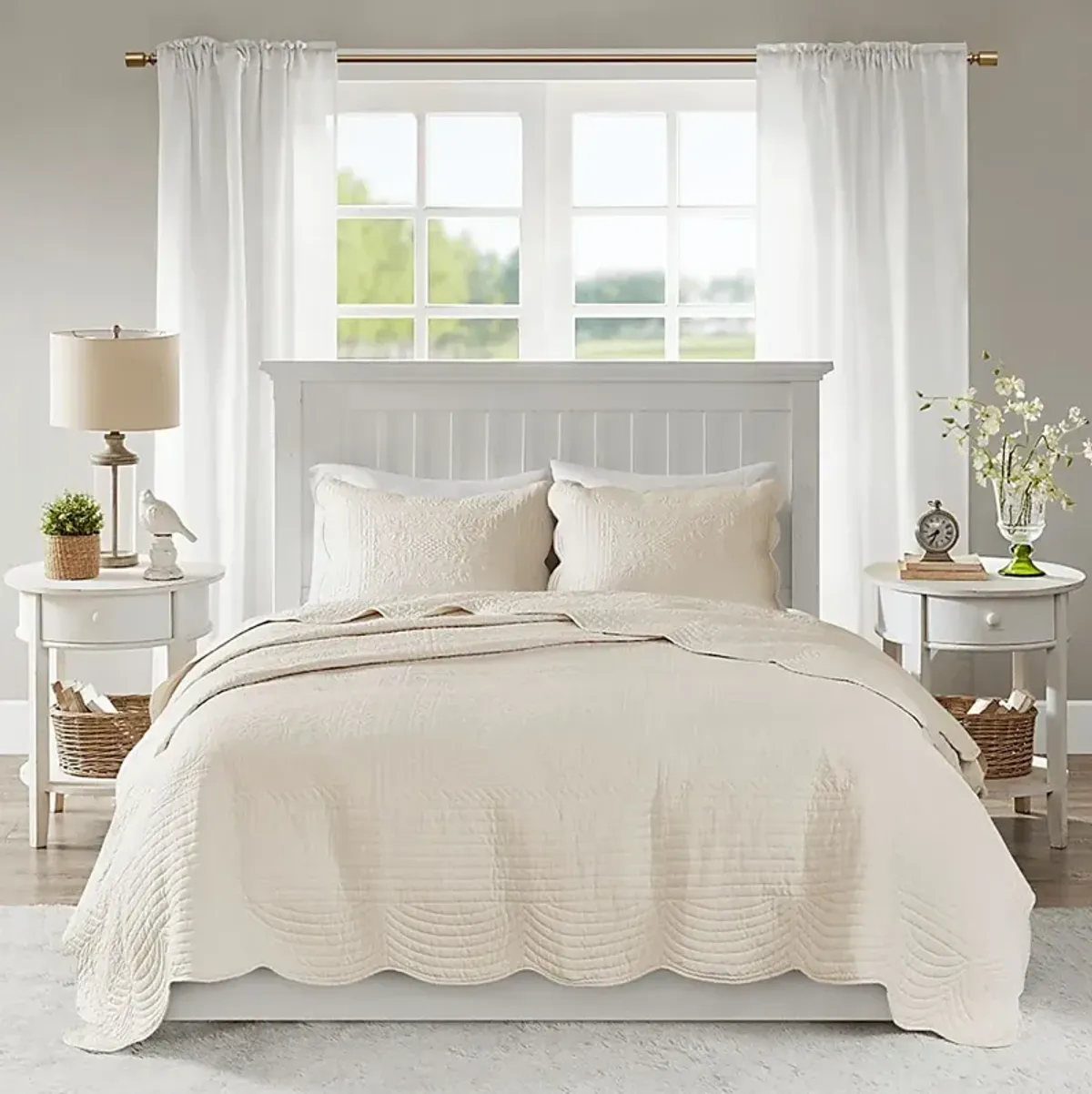 Ligustrum Cream 3 Pc Full/Queen Coverlet Set