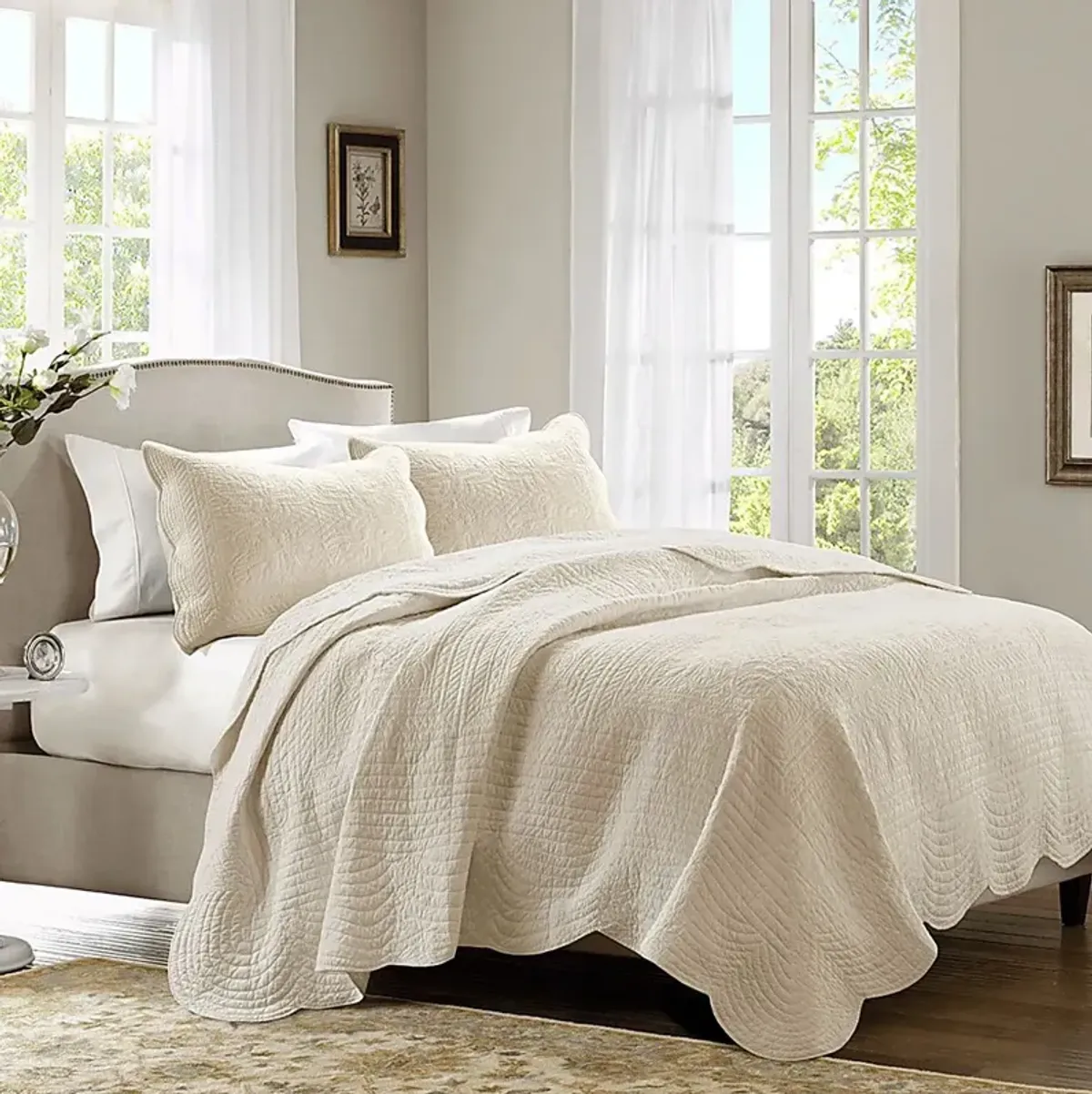 Ligustrum Cream 3 Pc Full/Queen Coverlet Set