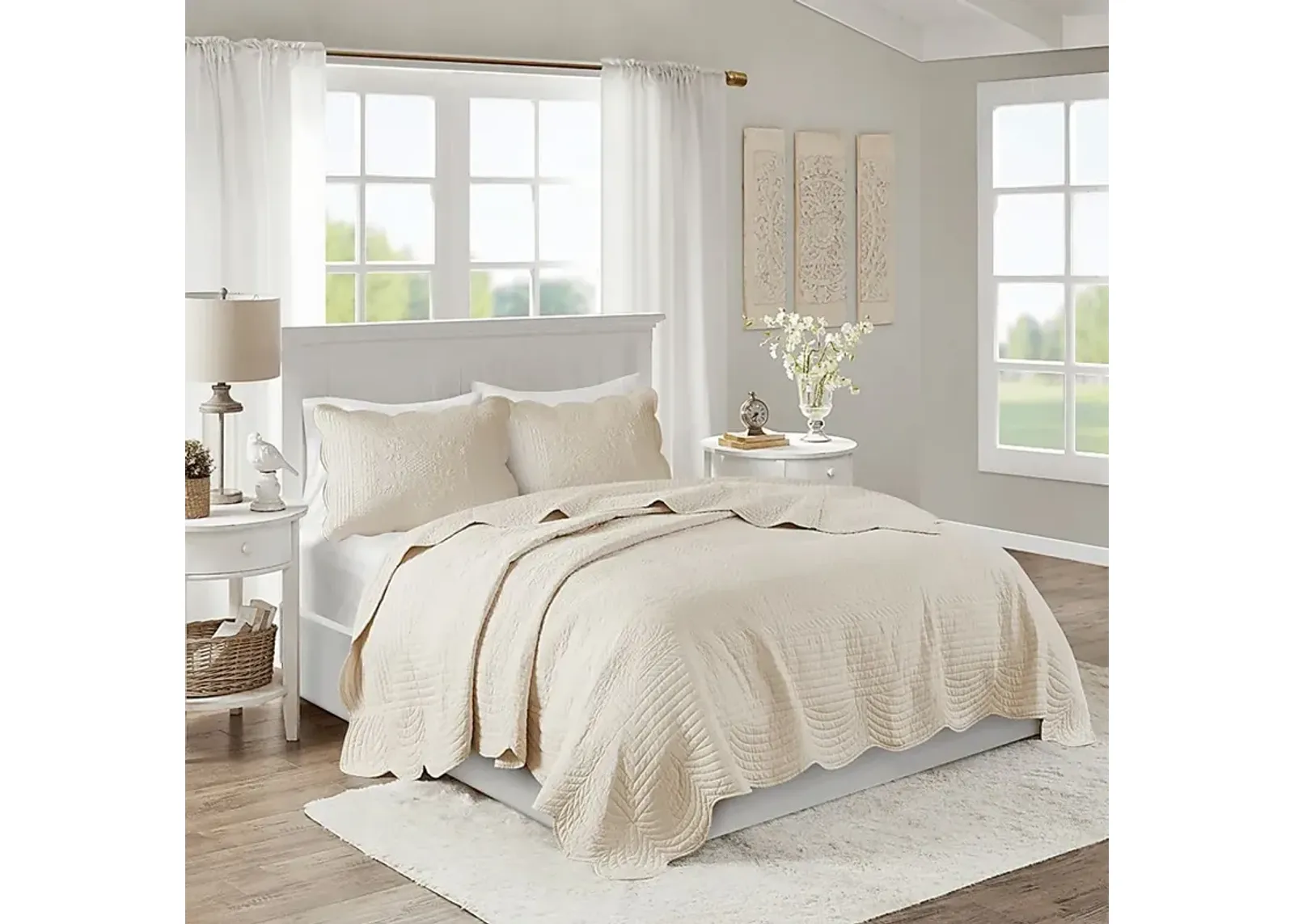 Ligustrum Cream 3 Pc Full/Queen Coverlet Set