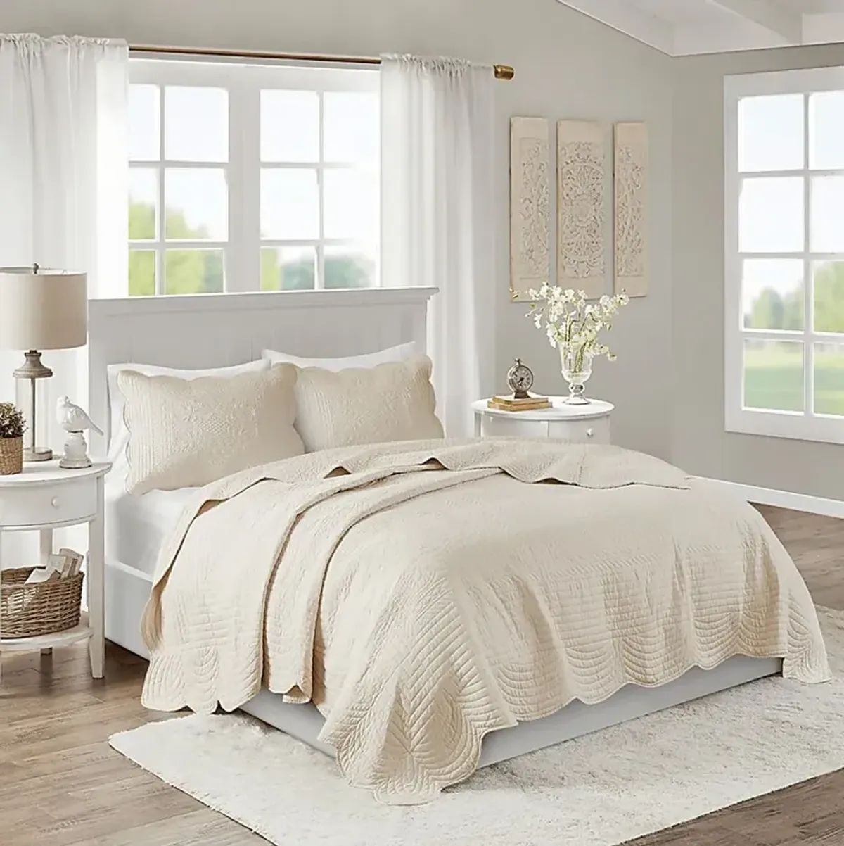 Ligustrum Cream 3 Pc Full/Queen Coverlet Set