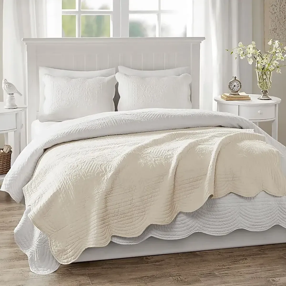 Millaudon Cream Throw Blanket