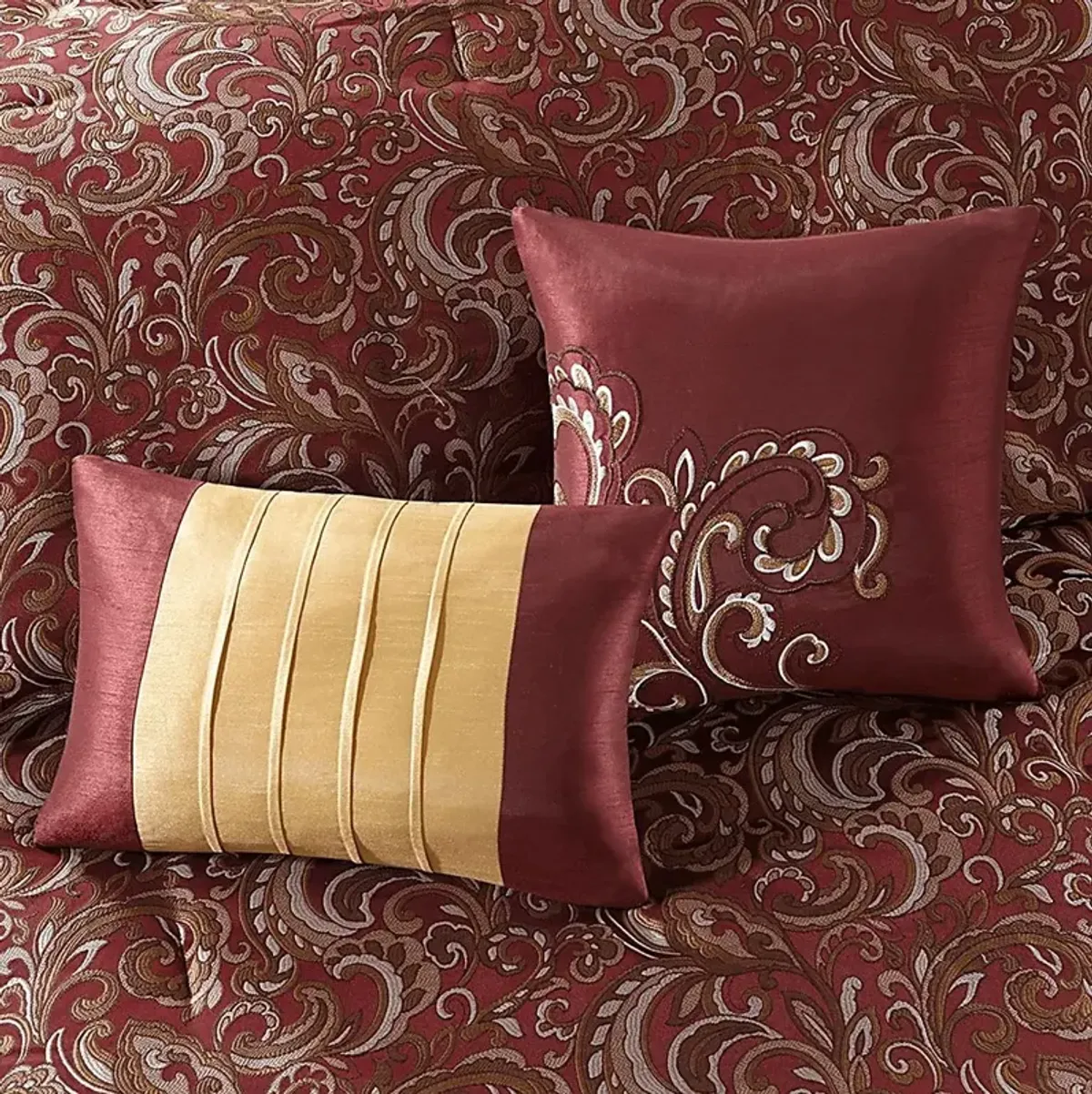 Montegut Red 24 Pc Queen Bedding Set