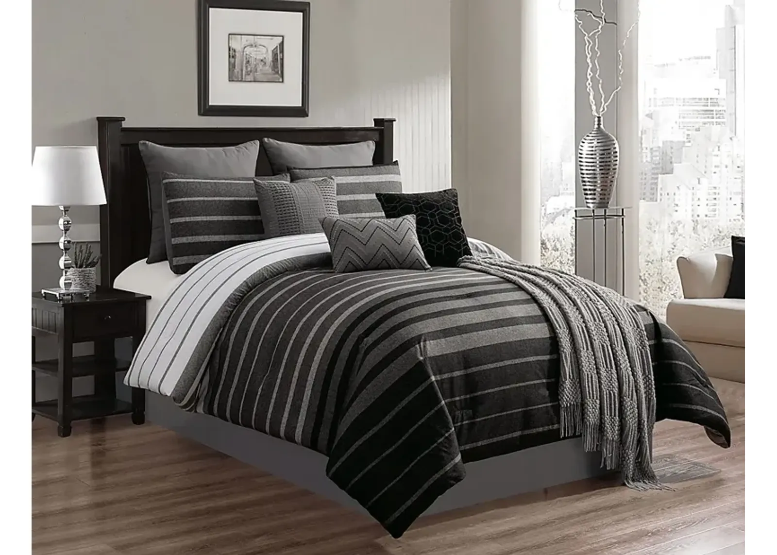 Lyndee Black 10 Pc Queen Comforter Set