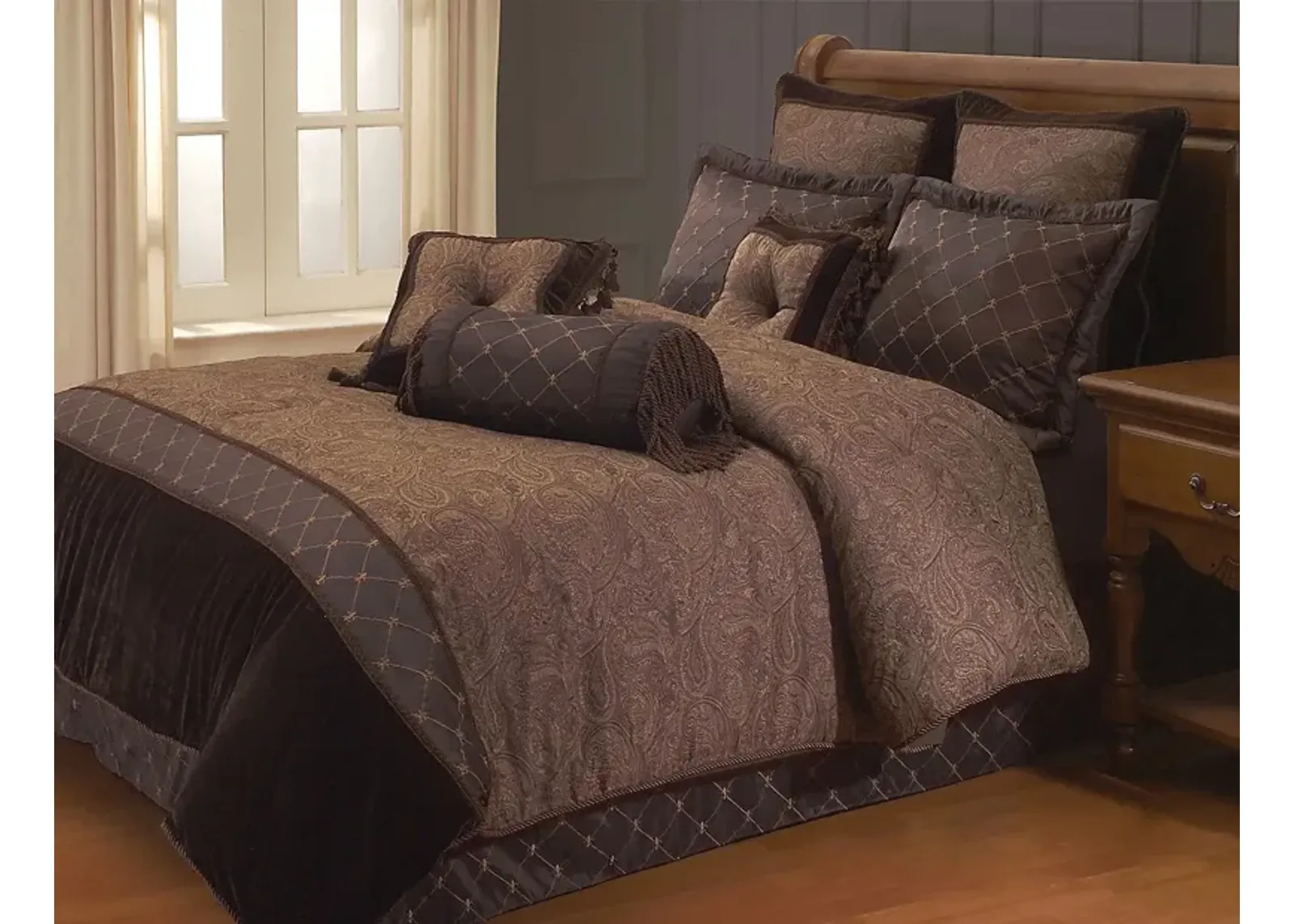 Chemian Brown 10 Pc Queen Comforter Set