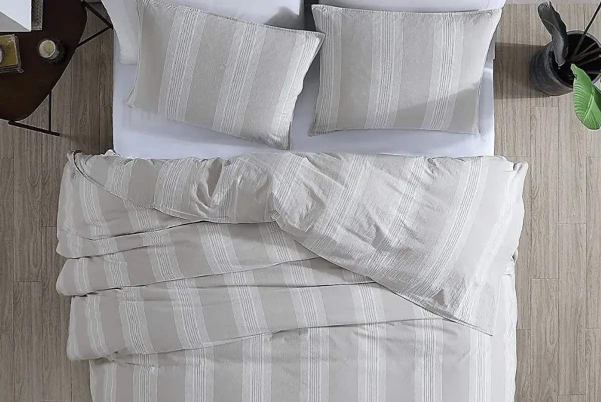 Graegle Gray Ivory 3 Pc Queen Comforter Set