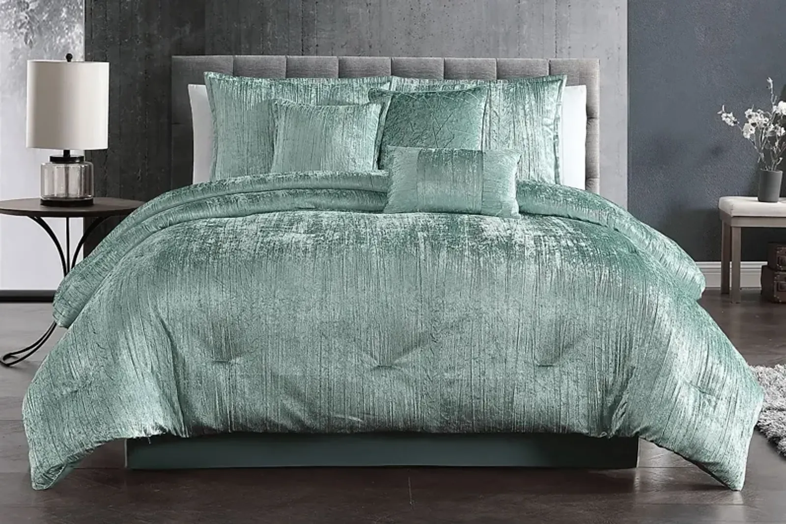 Recine Teal 7 Pc Queen Comforter Set