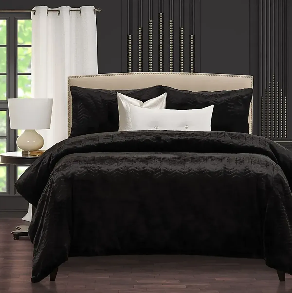 Colaparchee Black 6pc King Duvet Cover Set