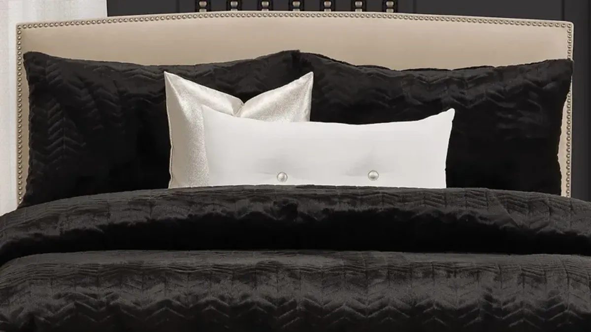 Colaparchee Black 6pc King Duvet Cover Set