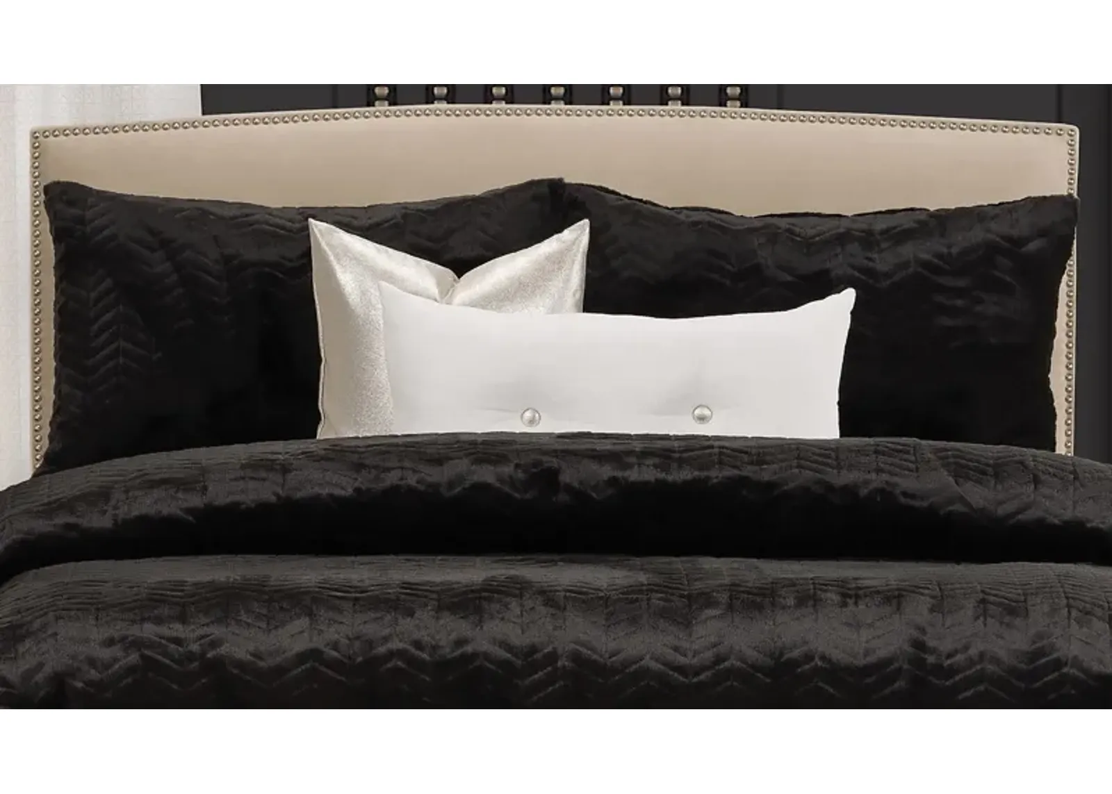 Colaparchee Black 6pc Queen Duvet Cover Set