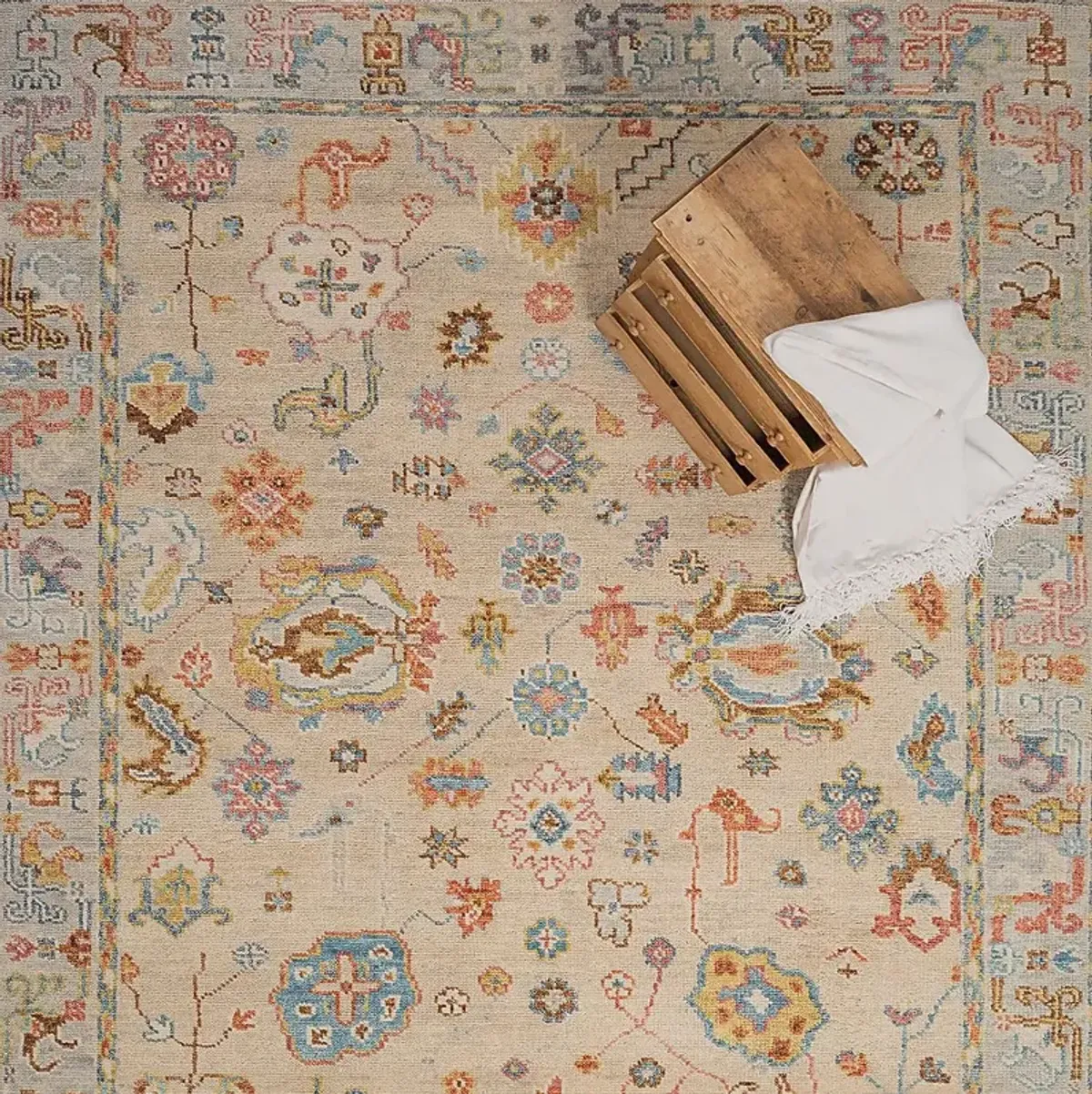 Pascester Beige/Multi 3' x 5' Rug