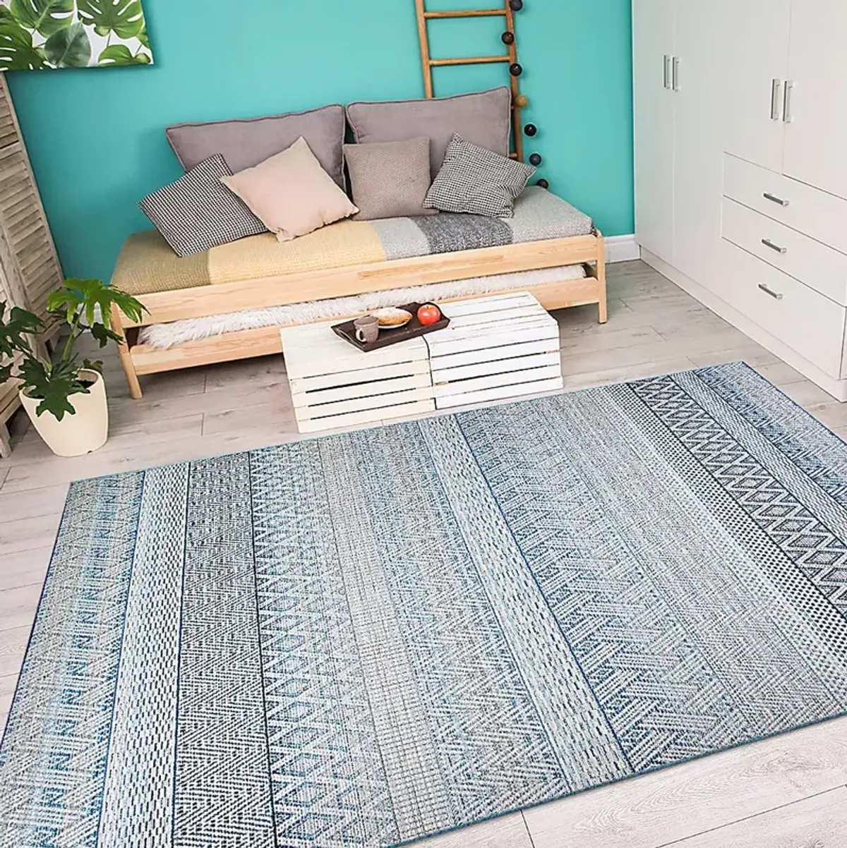 Mabella Blue 5'3 x 7'6 Indoor/Outdoor Rug