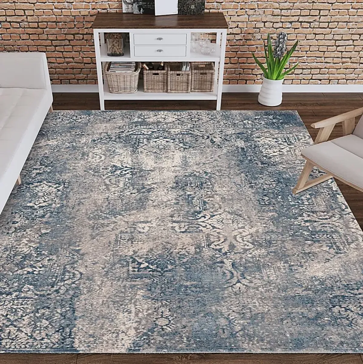 Deshard 5' x 7' Blue Rug