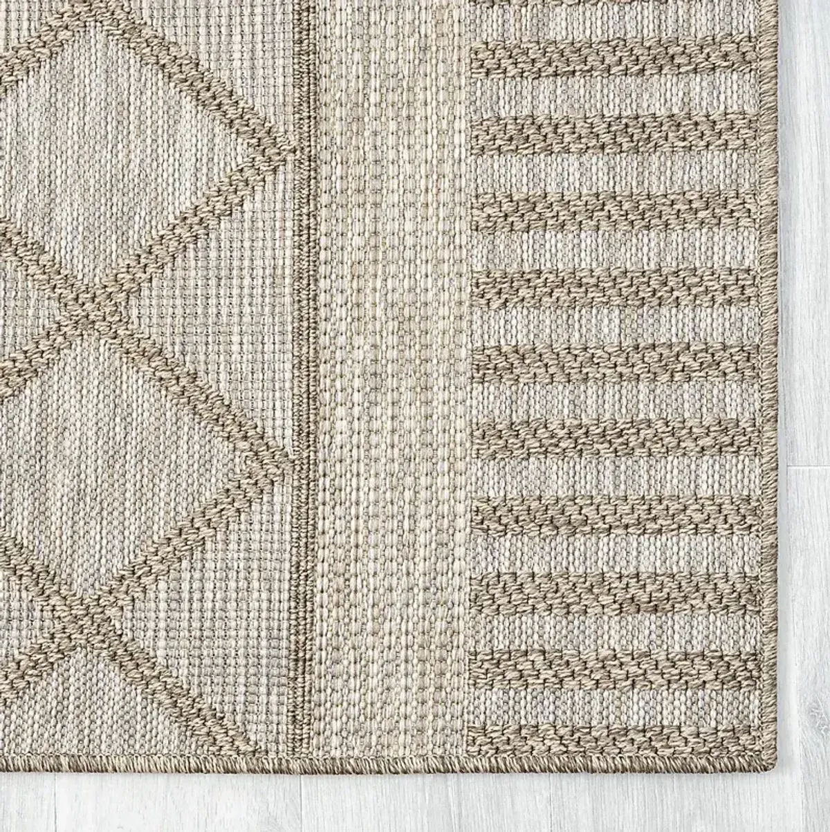 Wesnach Tan 5' x 7' Indoor/Outdoor Rug