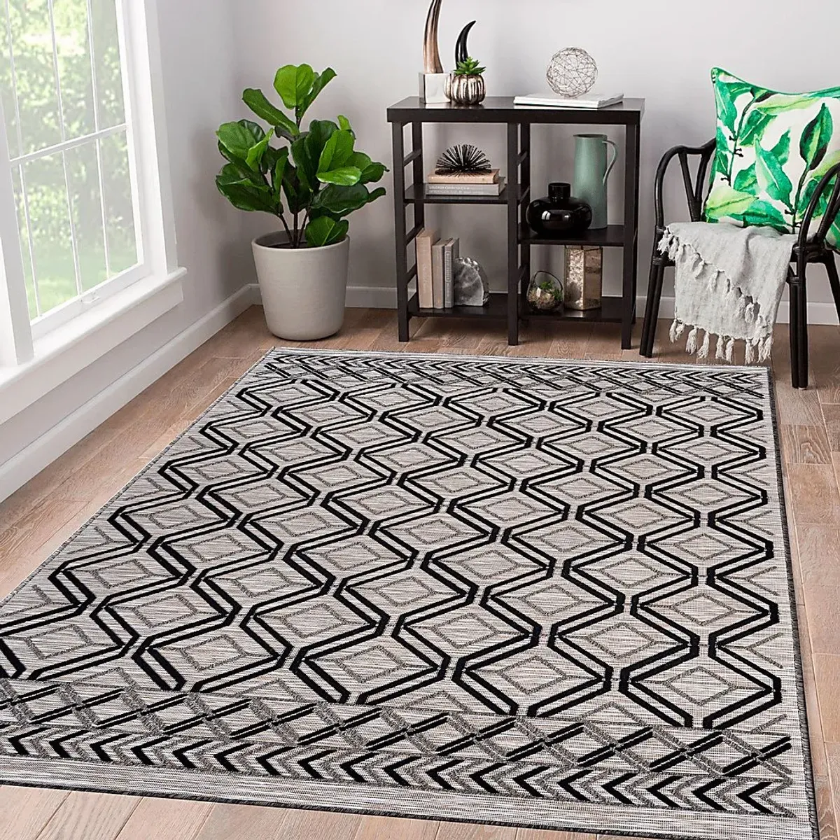 Cowanbo Black 5' x 7' Indoor/Outdoor Rug