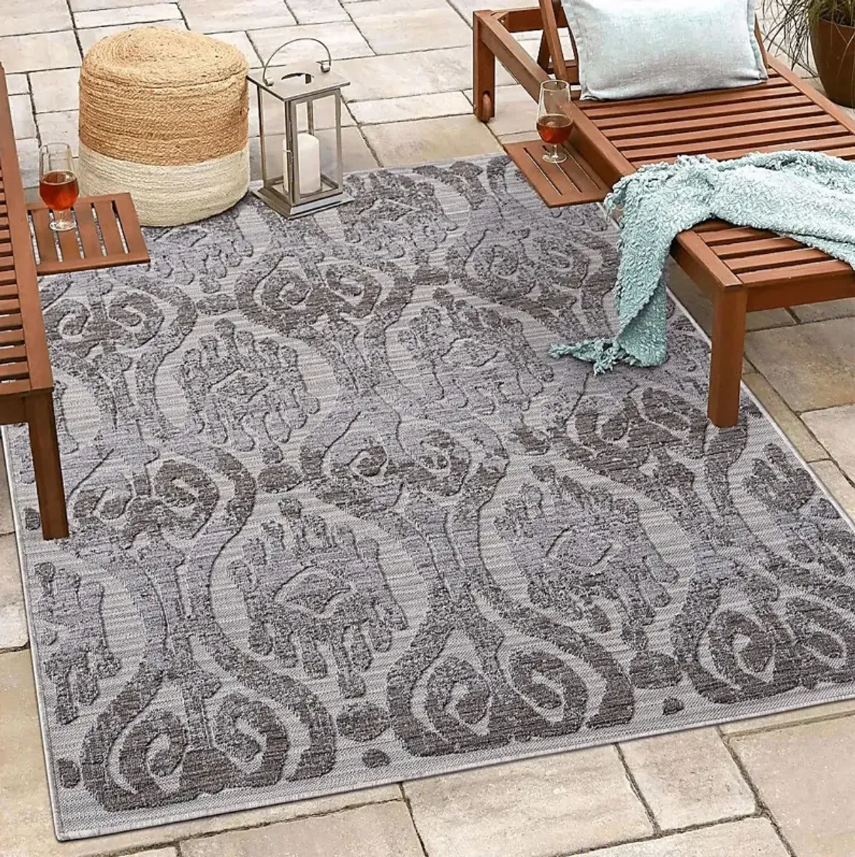 Sagaruti Blue/Gray 5' x 7' Indoor/Outdoor Rug