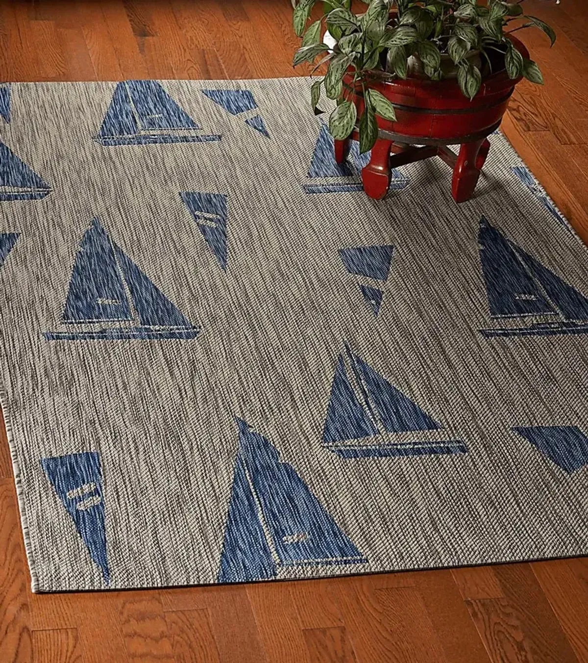 Godegan Gray/Navy 5' x 7' Indoor/Outdoor Rug