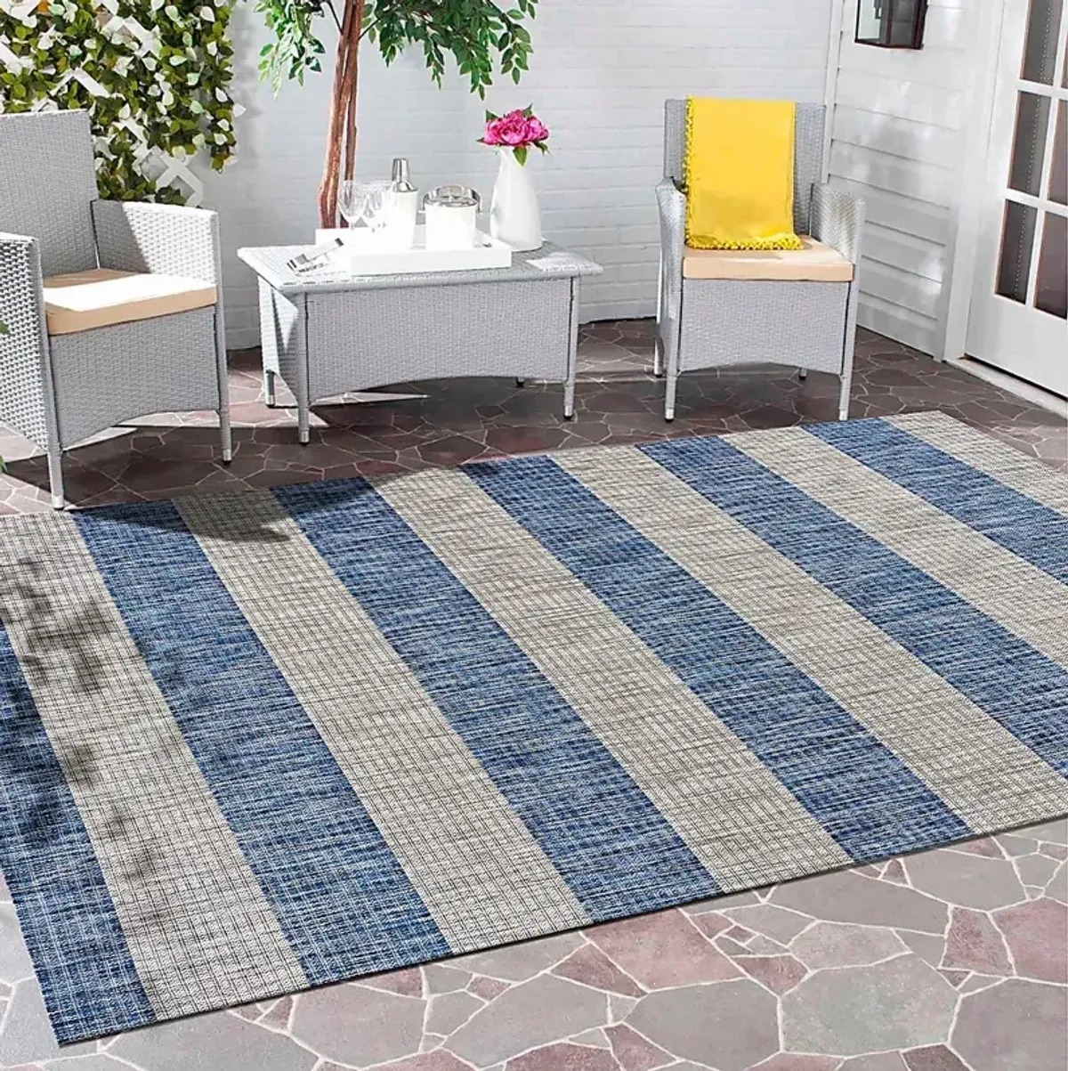 Picrane Navy/Gray 5' x 7' Indoor/Outdoor Rug