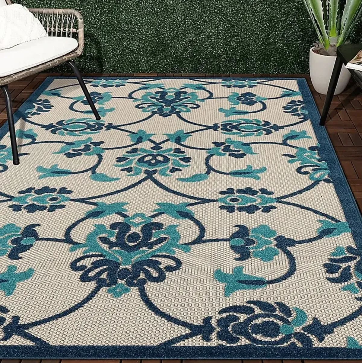 Lusetrie Navy/Multi 5' x 8' Indoor/Outdoor Rug