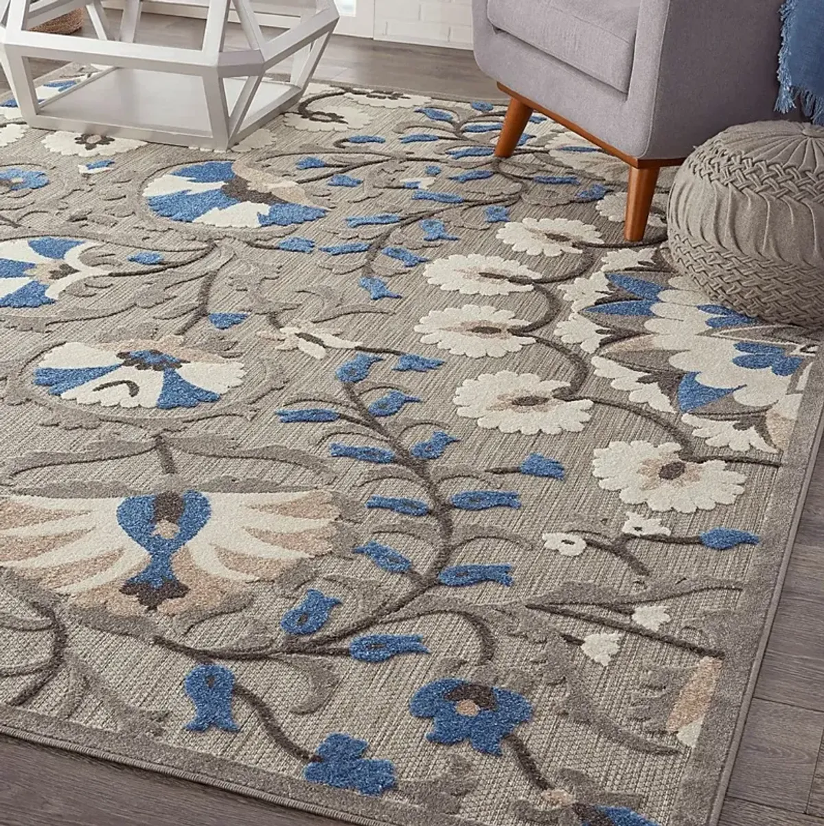 Makisha Gray 5' x 8' Indoor/Outdoor Rug