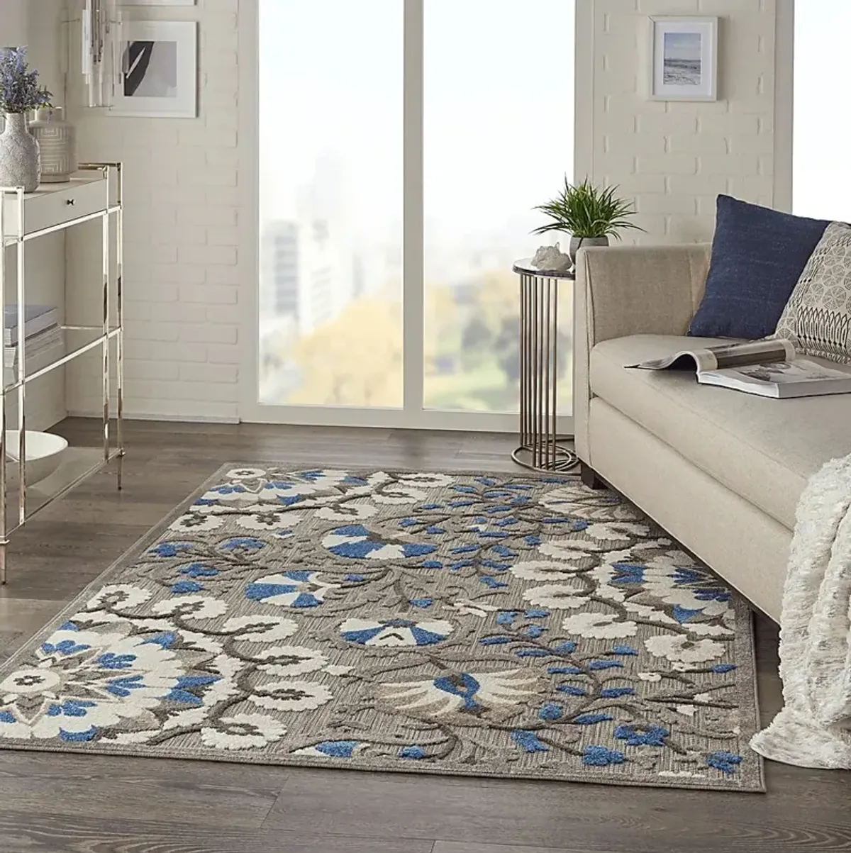 Makisha Gray 5' x 8' Indoor/Outdoor Rug