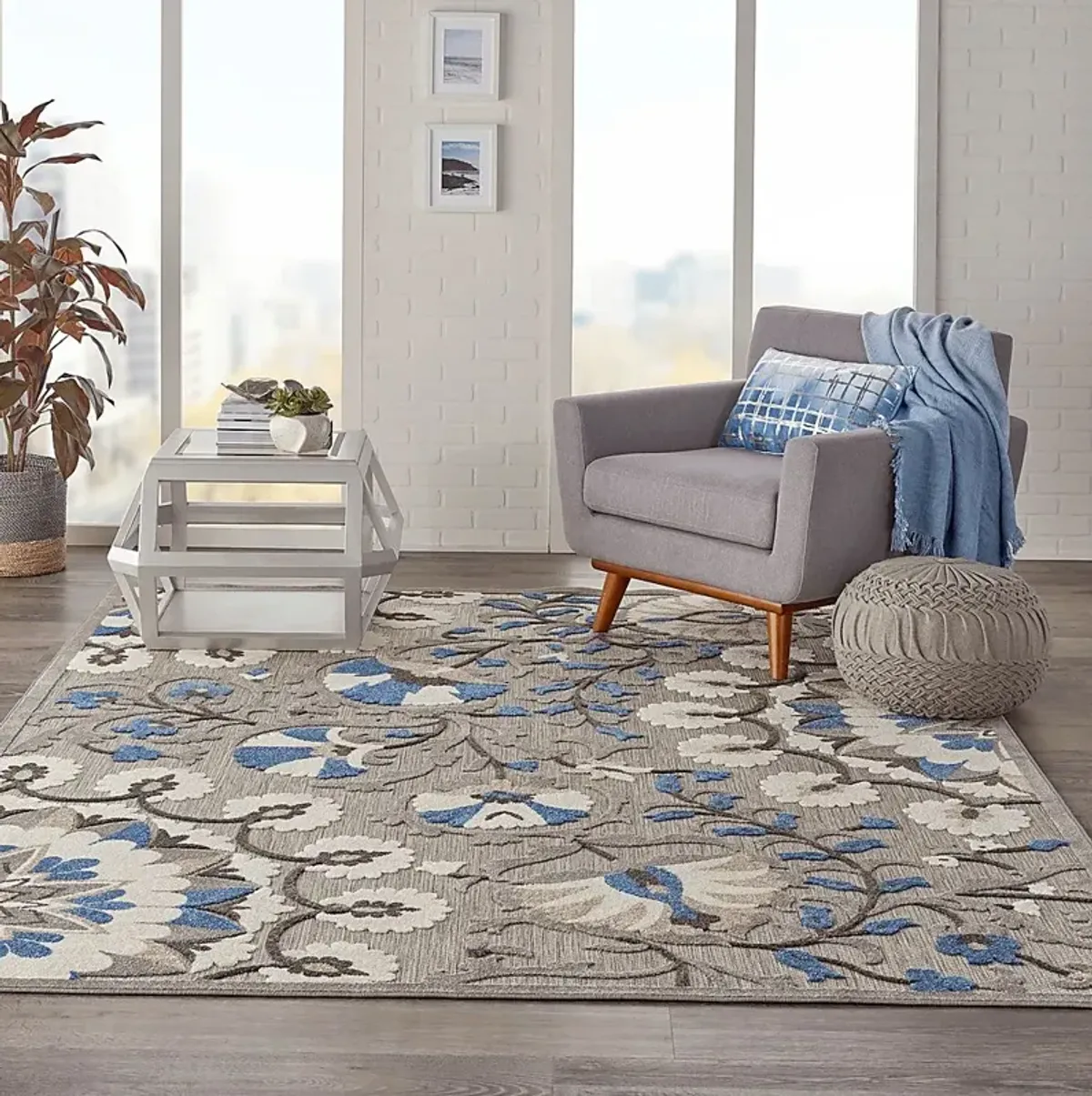 Makisha Gray 5' x 8' Indoor/Outdoor Rug