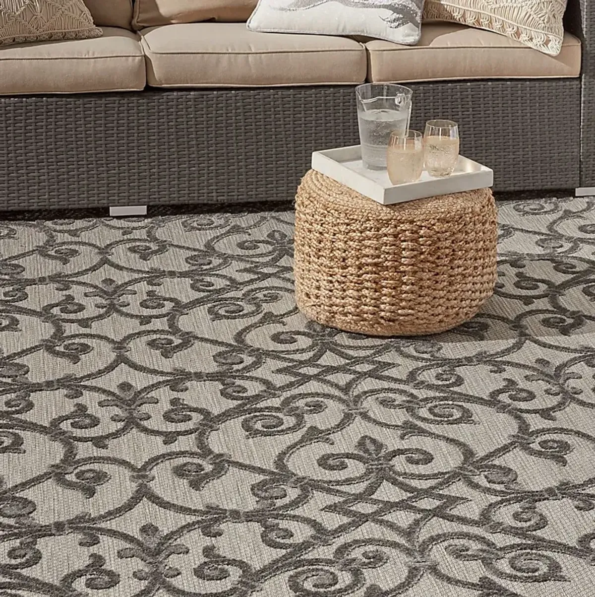 Drayce Gray 5' x 8' Indoor/Outdoor Rug