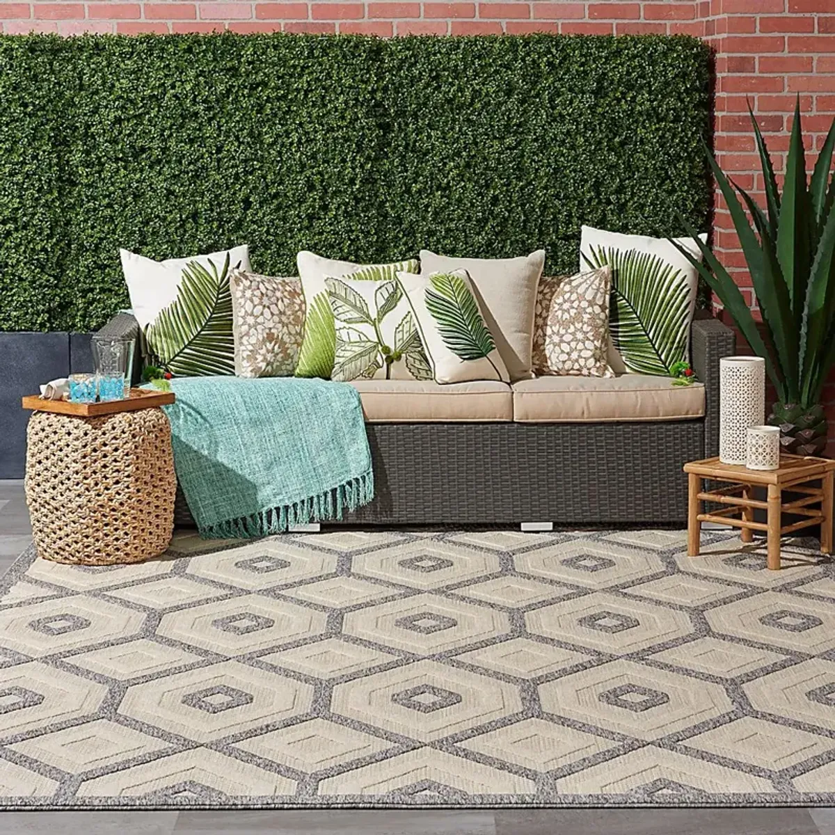 Chanley Cream 5' x 7' Indoor/Outdoor Rug