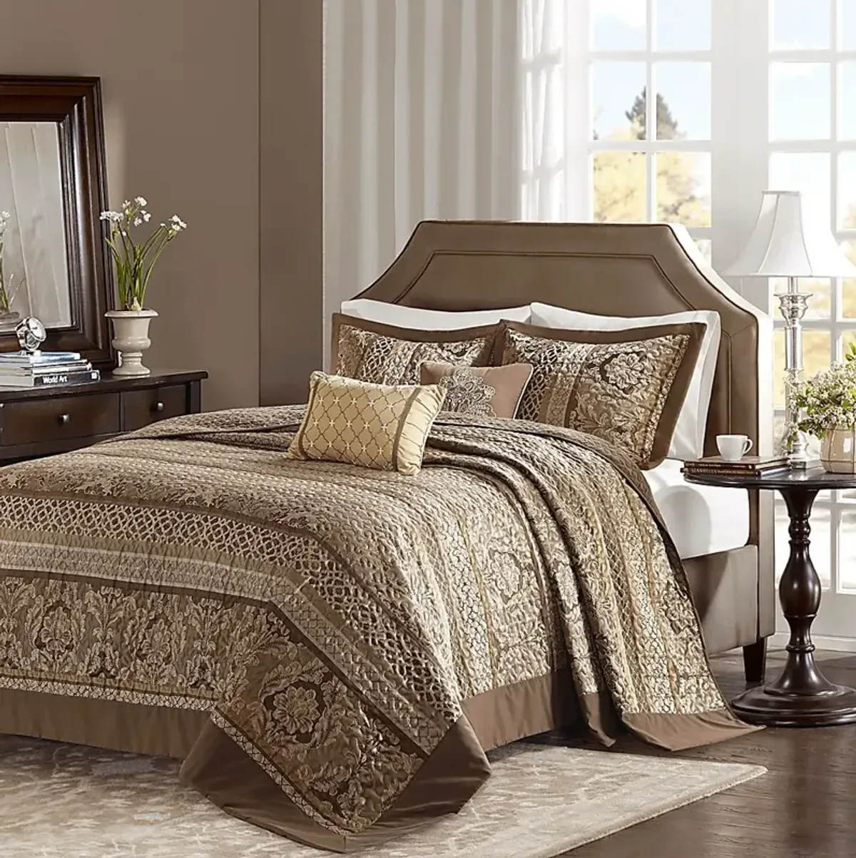 Alondria Brown 5 Pc Queen Bedspread Set