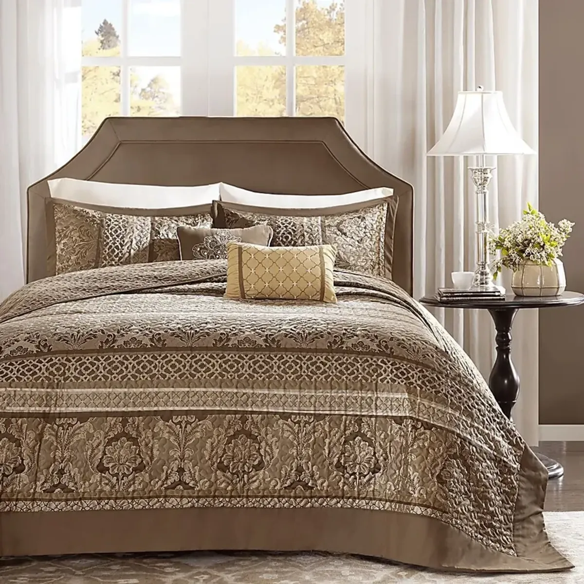 Alondria Brown 5 Pc Queen Bedspread Set