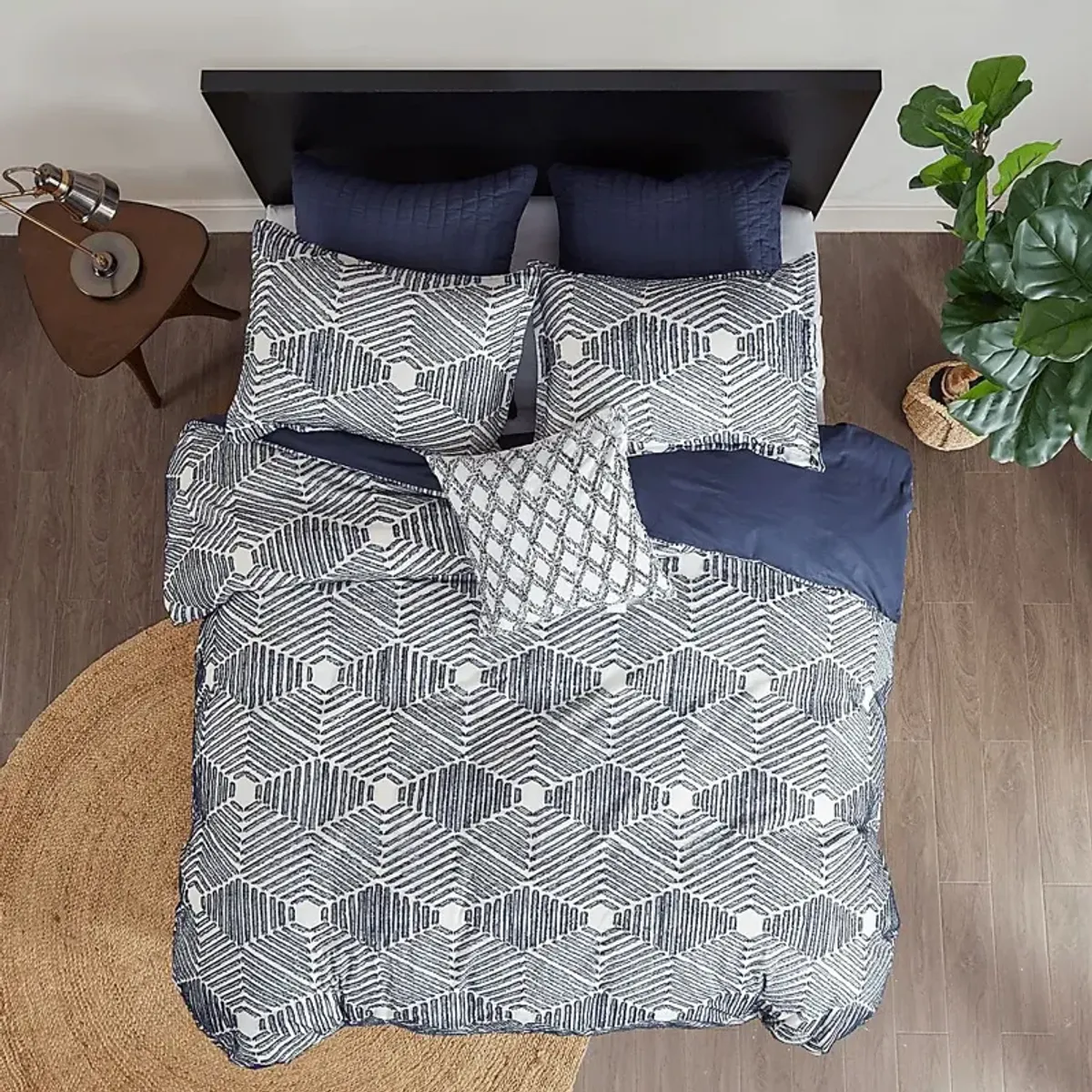 Katara Navy 3 Pc Queen Comforter Set