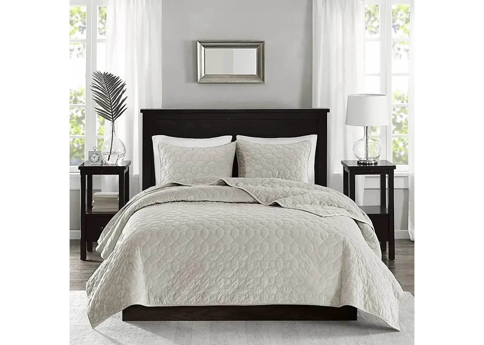 Larah Ivory 3 Pc Queen Coverlet Set