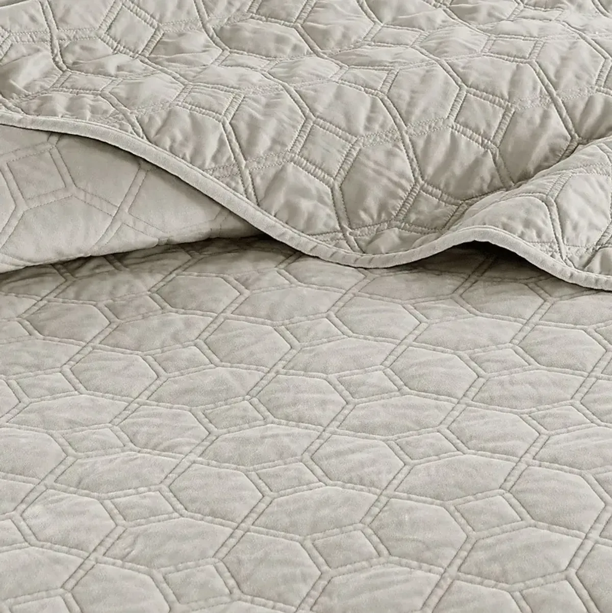 Larah Ivory 3 Pc King Coverlet Set