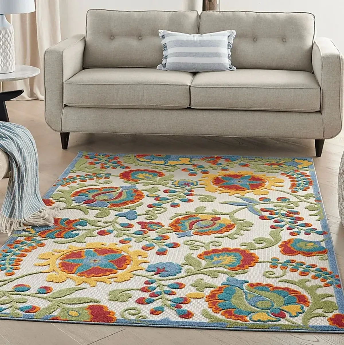 Jordonia Ivory/Multi 5'3 x 7'5 Indoor/Outdoor Rug