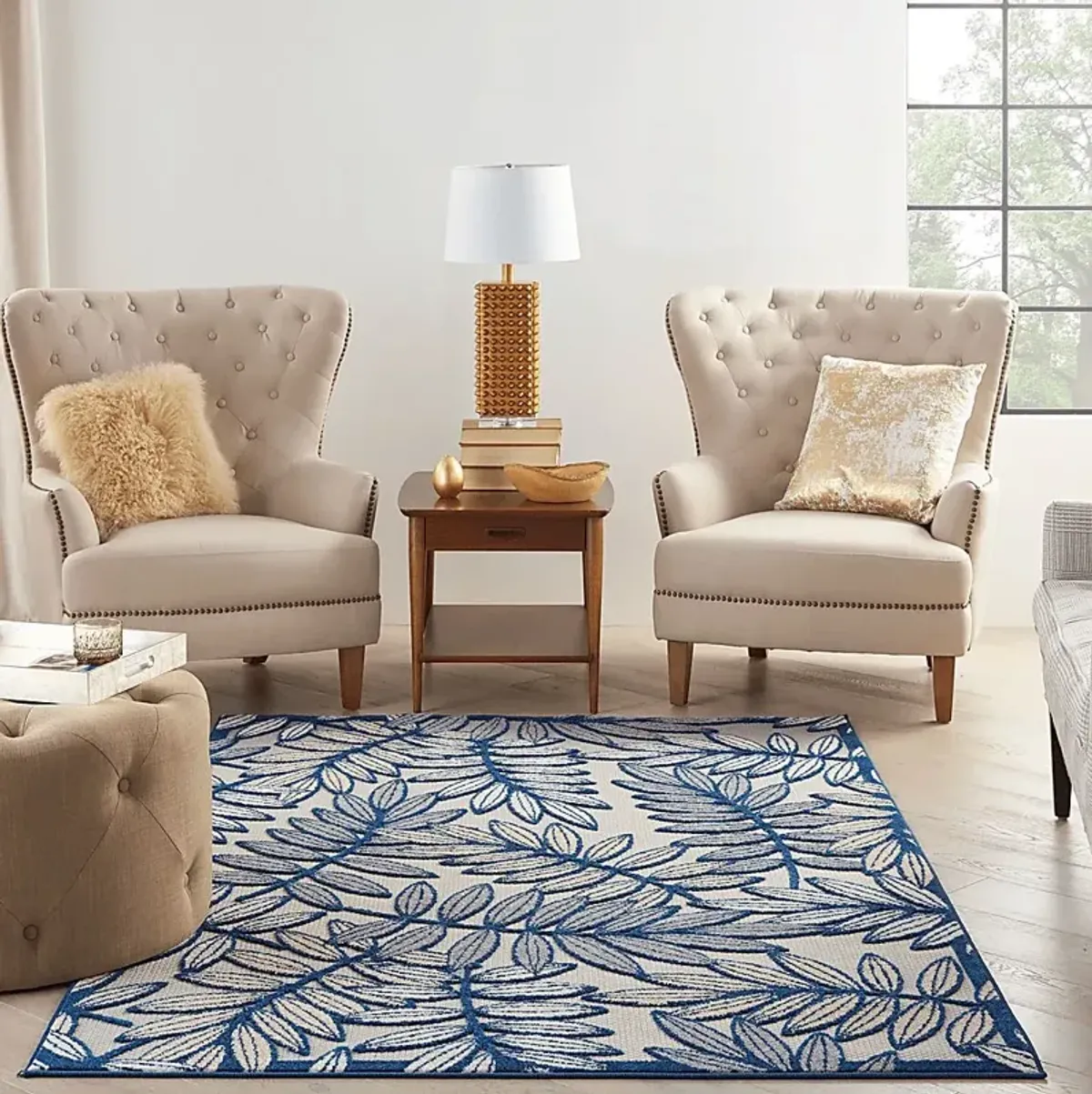 Krisiel Ivory/Navy 5'3 x 7'5 Indoor/Outdoor Rug