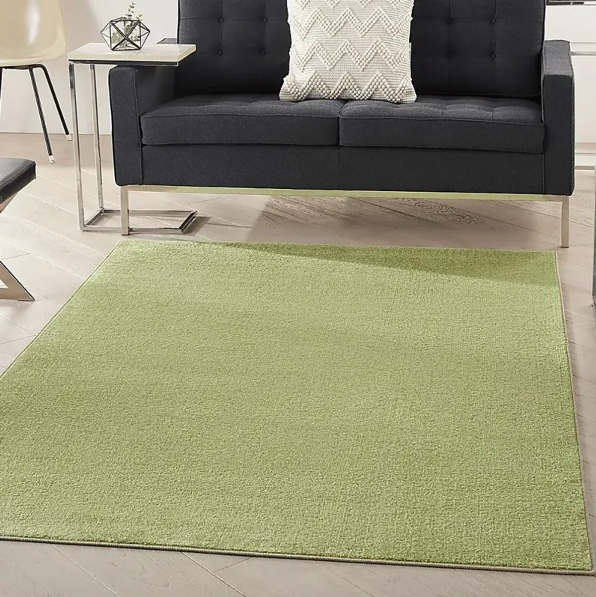 Easthagen Green 5' x 7' Indoor/Outdoor Rug