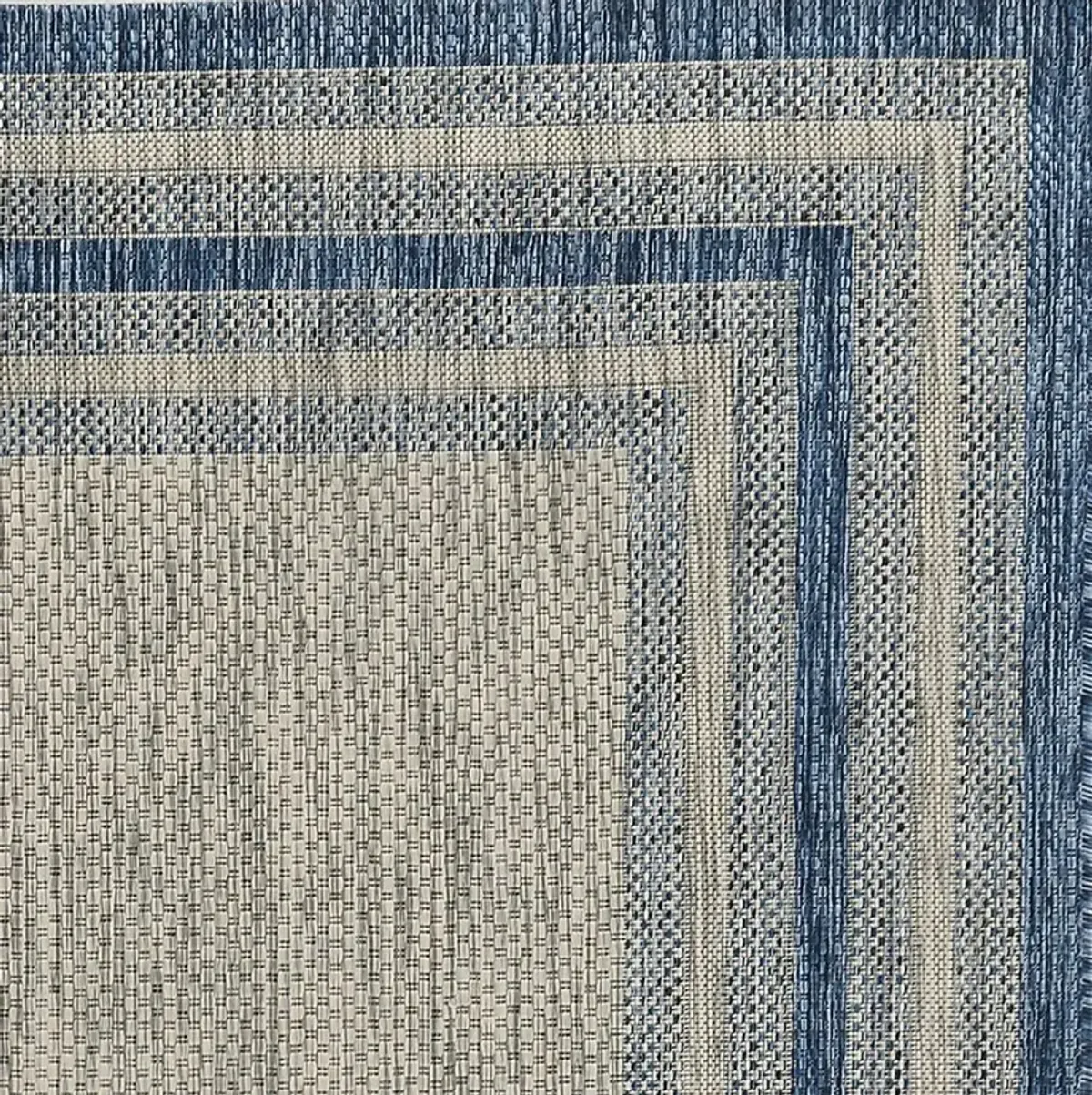 Valtry Gray/Denim 7'10 x 10'10 Indoor/Outdoor Rug