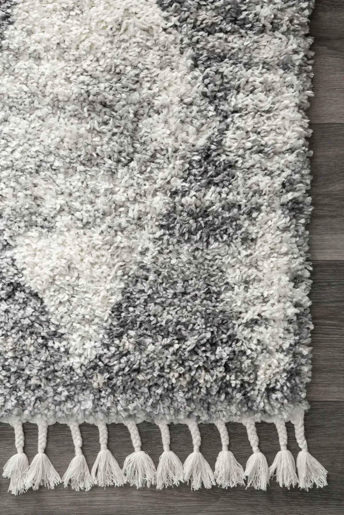 Diamond Band Tassel Rug