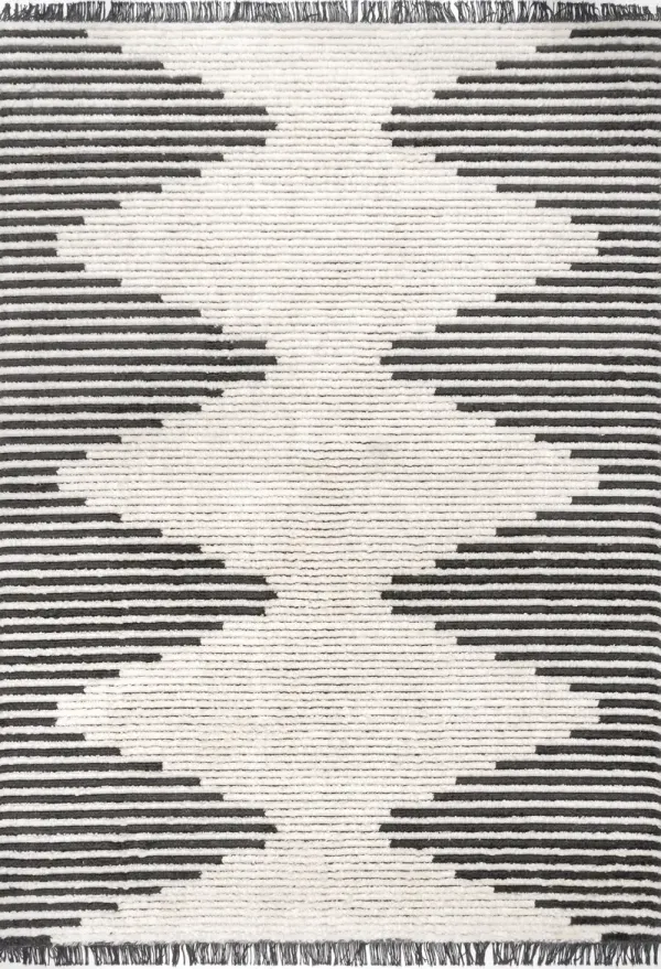 Diamond Pinstripes Tasseled Rug