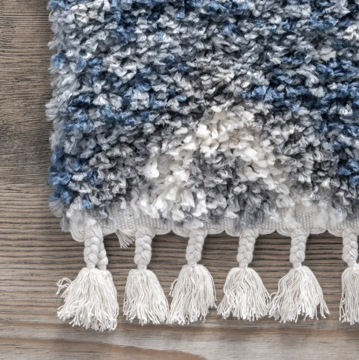 Diamond Totem Shag With Tassels Rug