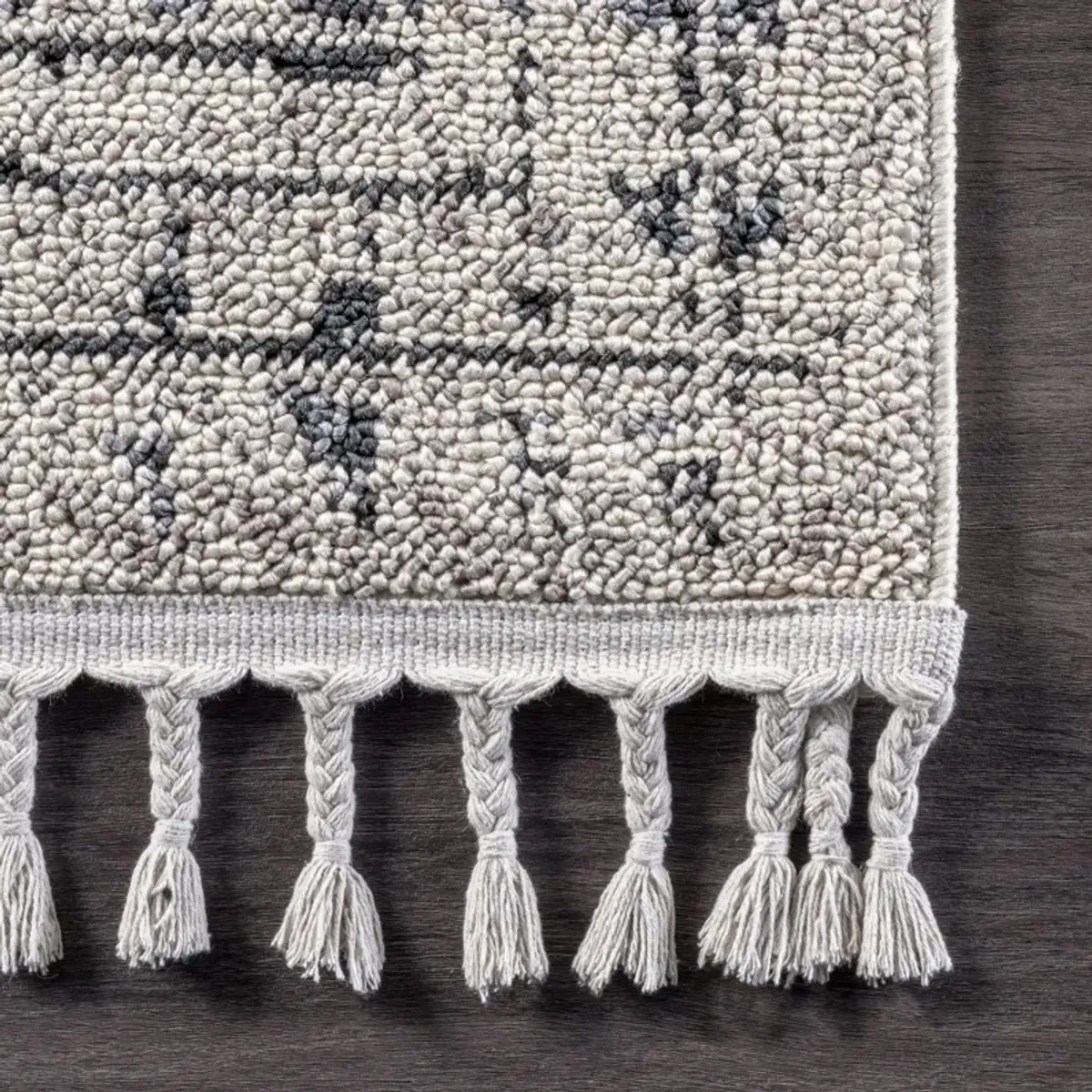 Checkered Diamonds Tassel Rug