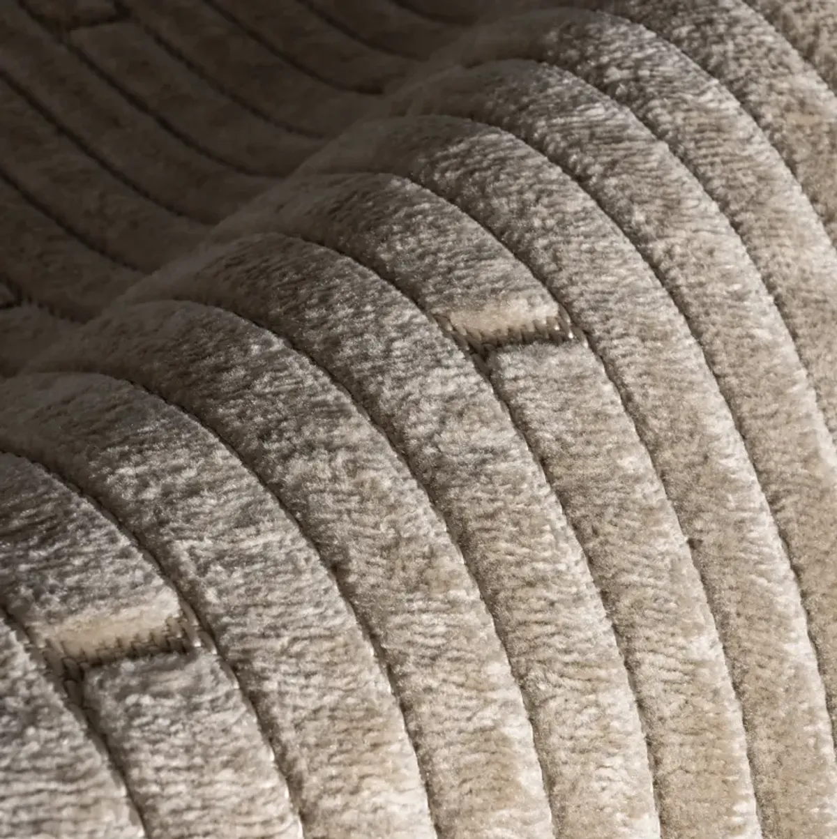 Tavia Striped Indoor/Outdoor Rug