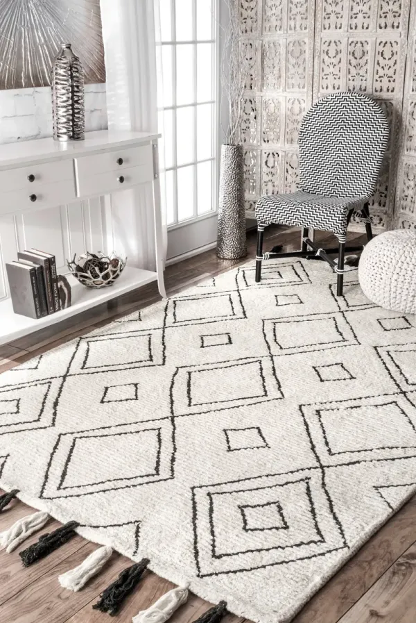 Moroccan Diamond Tassel Rug