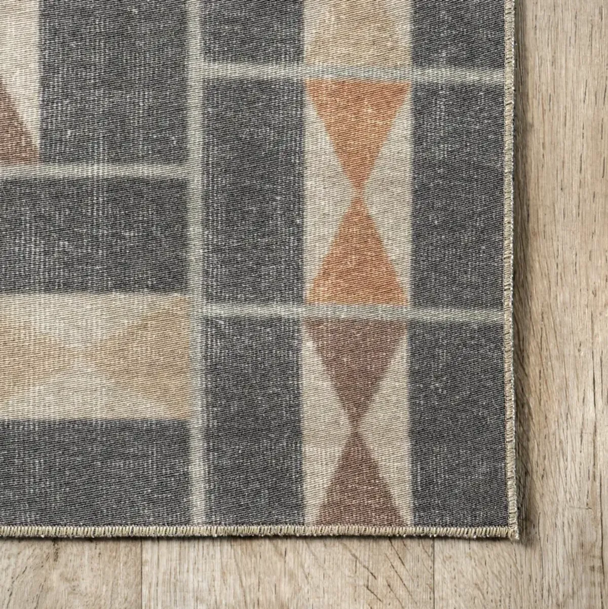 Darcie Washable Geometric Rug